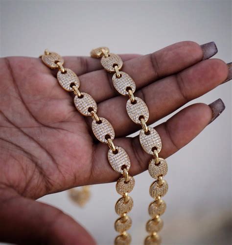 gucci link chain for men.